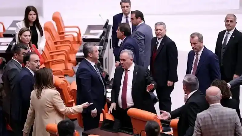 Bahçeli’nin AYM sözleri Meclis’i gerdi: Terbiyesiz, haysiyetsiz, aşağılık…