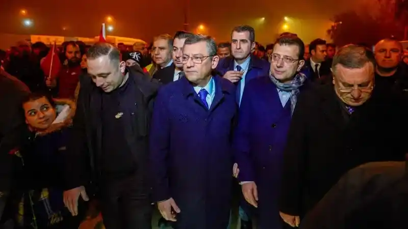 Lütfü Savaş krizi CHP'de PM toplantısını erteletti. Kulislerde yerine üç isim konuşuluyor
