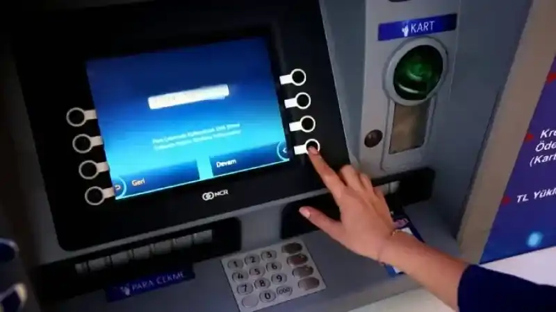 Bankalarda yeni dönem başlıyor. Artık bu işlemleri yapamayacaksınız. Emekliler isyanda