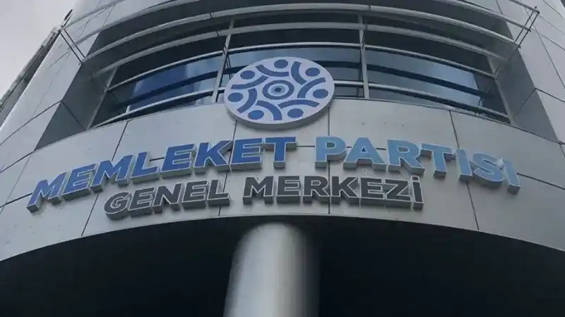 Memleket Partisi'nden İstanbul isyanı. Zehir zemberek sözlerle istifa ettiler