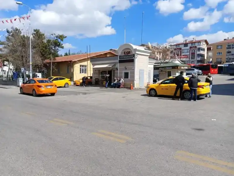 Aynı günde 5 farklı olayda 6 kişiyi yaraladı: Silahlı saldırı kamerada