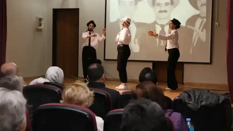 Yaşlılar haftasında gençler sahnede