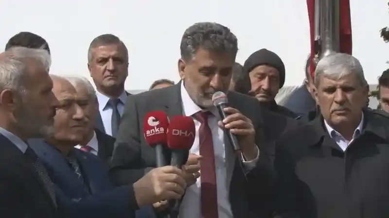 Muhsin Yazıcıoğlu vefatının 15. yıl dönümünde kabri başında dualarla anıldı