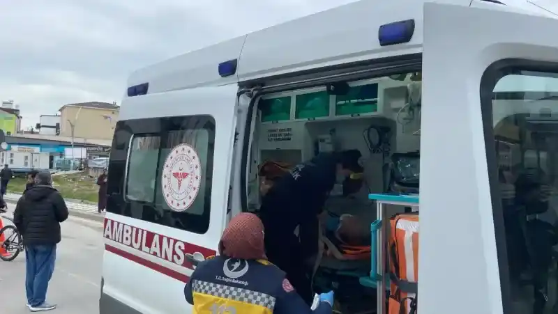 Motosikletler kafa kafaya çarpıştı : 2 yaralı