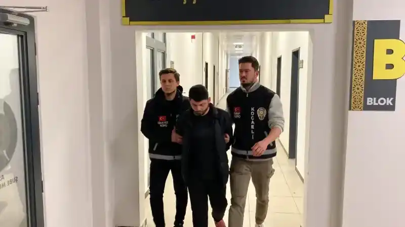 Abisini boğazını keserek öldüren zanlı adliyeye sevk edildi