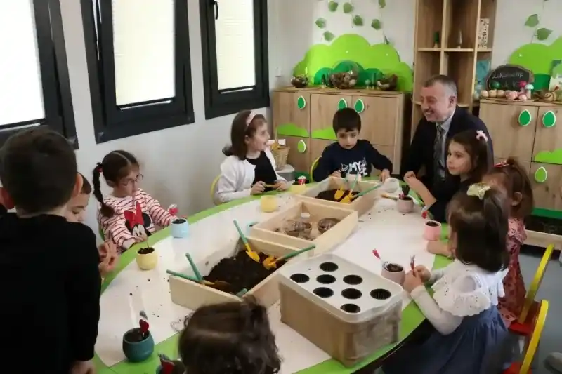 Çocuklar burada yeteneklerini keşfediyor