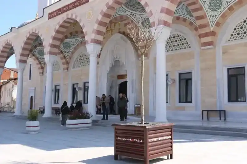 Paşa Cami cemaati artık rahat edecek