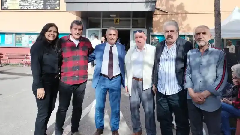 Mehmet Kamil Şirin okulları boş bırakmadı