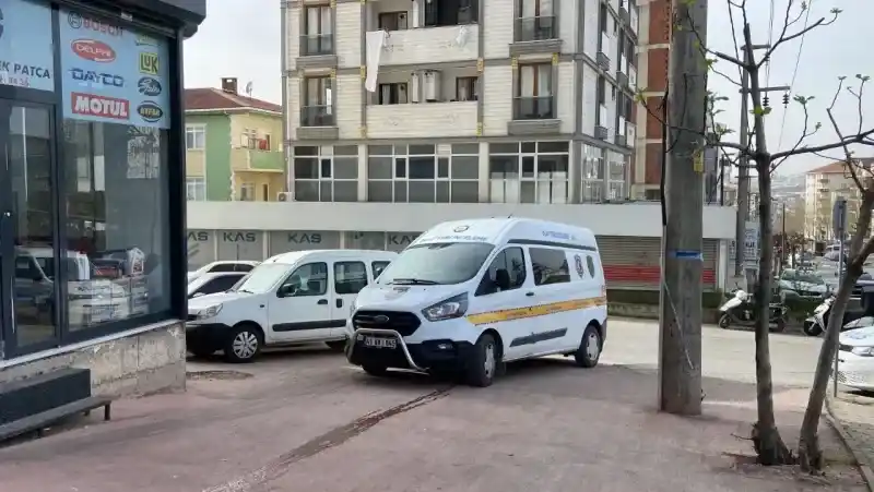 Tabancasını temizlerken kendini yaraladı