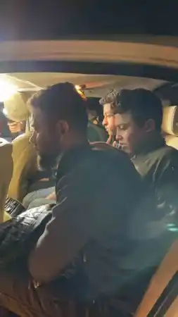 Lüks araçlarla insan kaçakçılığı yaptılar!