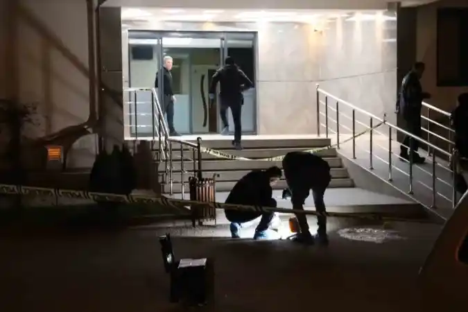 Bunalıma giren polis memuru intihar etti