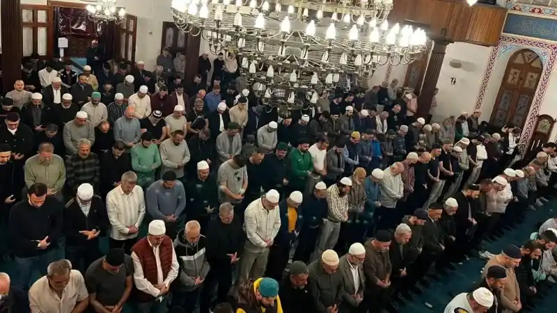 Fevziye camiinde Hafız İsmail Özkar rüzgârı