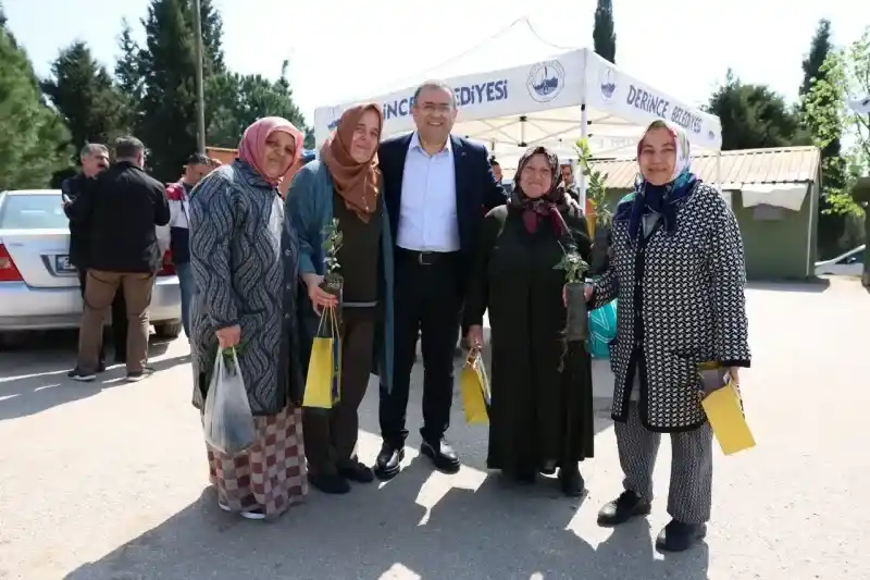 Başkan Gökçe vatandaşla bayramlaştı