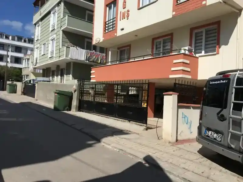 Otomobil 7 yaşındaki çocuğa çarpıp kaçtı
