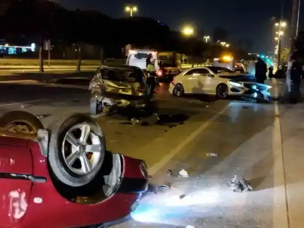 Sahil yolunda 4 araçlı zincirleme trafik kazası: Çok sayıda yaralı!