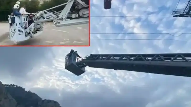 Antalya'da korku dolu anlar! Teleferik kabini düştü, seferlere ara verildi