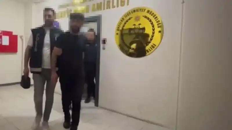 Evine girdikleri şahsı bağlayıp evini soydular