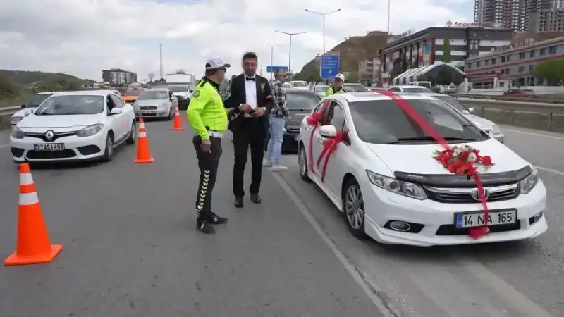 'Bakanlık personeliyim' dedi, polisleri tehdit etti