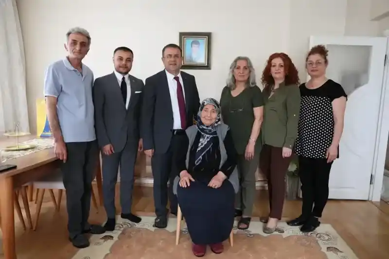 Başkan Gökçe'den şehit ailesine ziyaret