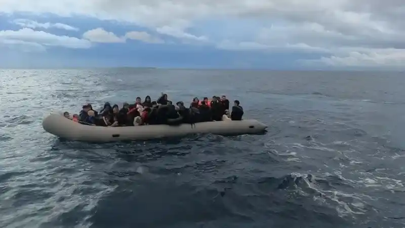 25'i çocuk, 56 düzensiz göçmen yakalandı