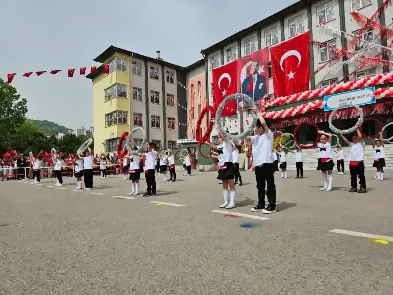 23 Nisan Gölcük'te coşku içinde kutlandı!