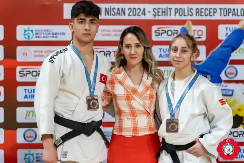Kağıtspor'dan büyük başarı!
