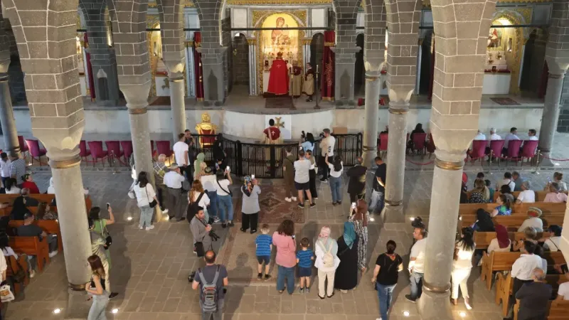 Seçim nedeniyle ertelenen ‘Paskalya bayramı’ kutlandı