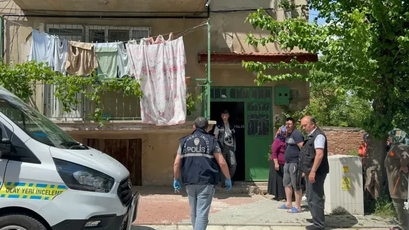 Yalnız yaşayan kadın evinde ölü bulundu