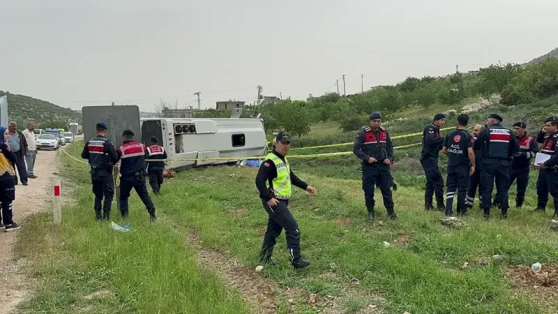Kazada astsubay çavuş hayatını kaybetti: 17 yaralı