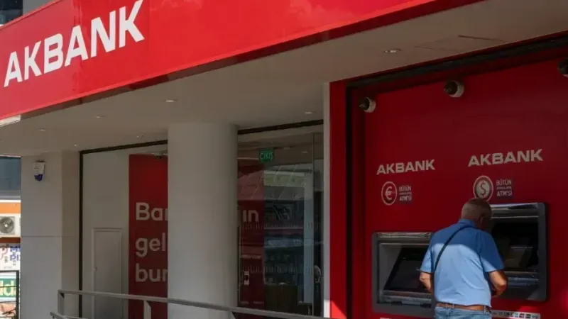 Akbank hesaplardan çekilen para sorunuyla ilgili açıklama yaptı