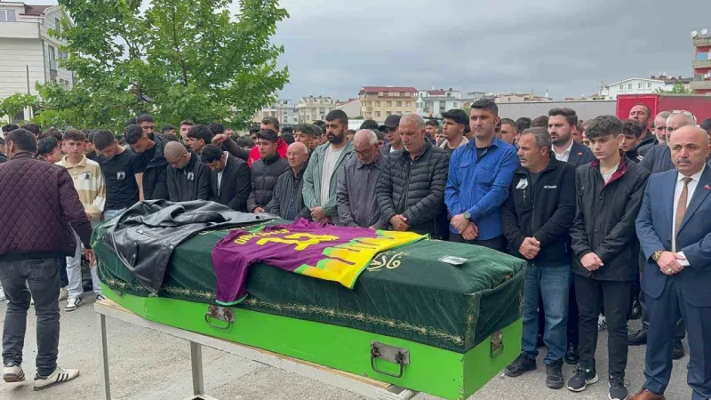 Kazada ölen 17 yaşındaki futbolcu son yolculuğuna uğurlandı