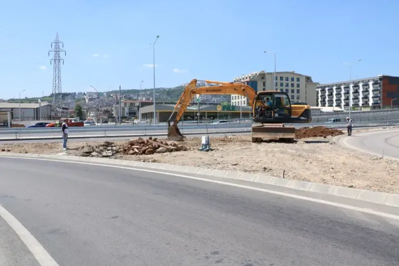 Yeşilova-Solaklar Kavşağı’nda yol bitti, şimdi çevre düzenleniyor