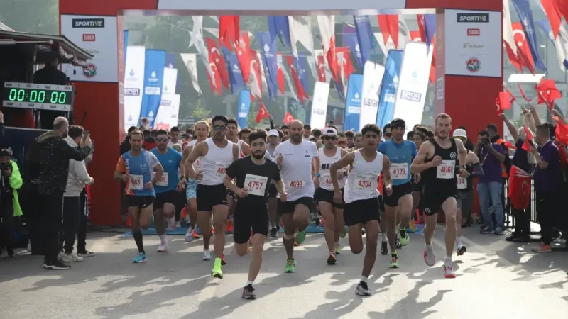 Binlerce kişi 19 Mayıs coşkusuyla koştu