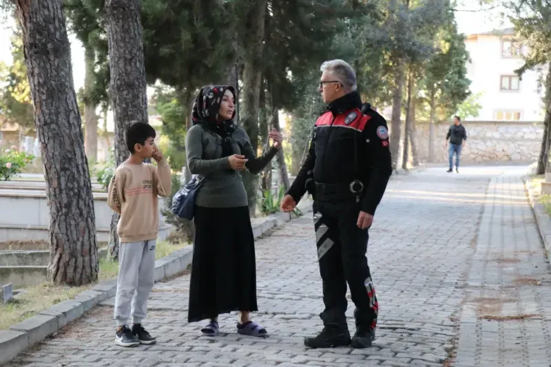 Denizli'deki mezarlıkta bebek ağlama sesi ihbarı polisi harekete geçirdi
