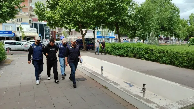 Kırmızı bültenle aranan DEAŞ'lı Kırşehir'de yakalandı