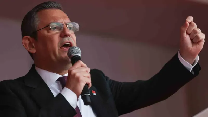 Özgür Özel'den staj ve çıraklık sigortası mağdurlarına destek