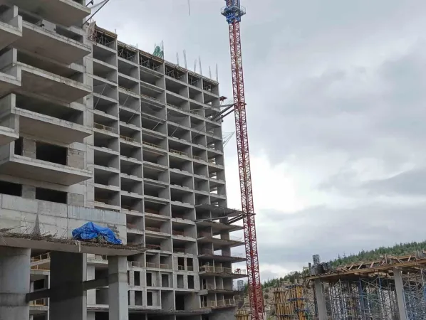Ankara’da 16. kattan düşen inşaat işçisi hayatını kaybetti