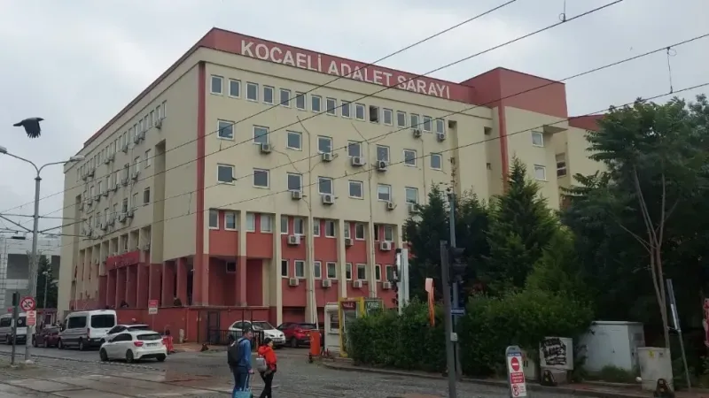 Eşini defalarca bıçaklayan sanığın cezası belli oldu