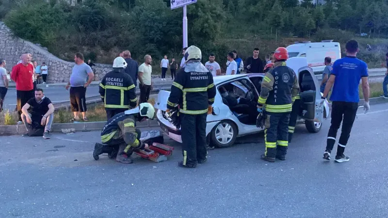 Otomobil ile taksi çarpıştı: Yaralılar var