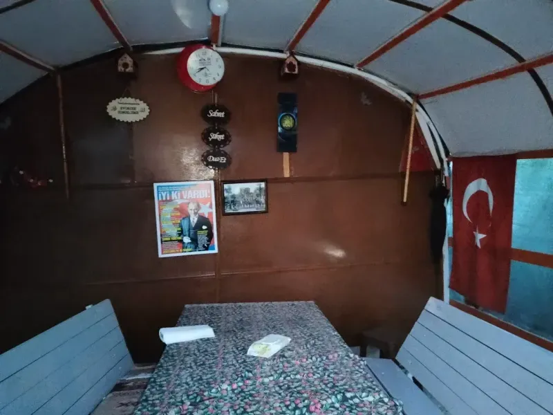 Kandıra’da Atatürk köylünün başköşesinde!