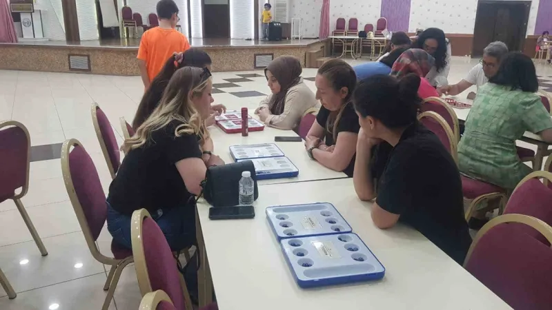 Bilecik'te Akıl Oyunları Turnuvası’nda 72 yaşındaki kadın şampiyon oldu