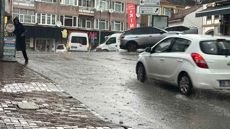 O ilde fındık büyüklüğünde dolu yağdı