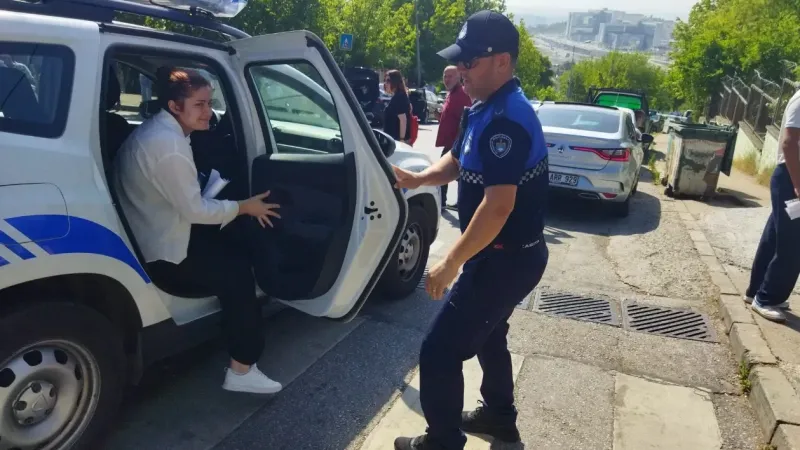 Trafik düzeni sağlandı, öğrenciler sınava yetiştirildi