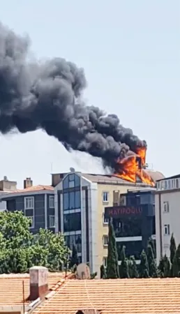 İstanbul’un o ilçesinde 7 katlı binadan alevler yükseldi!