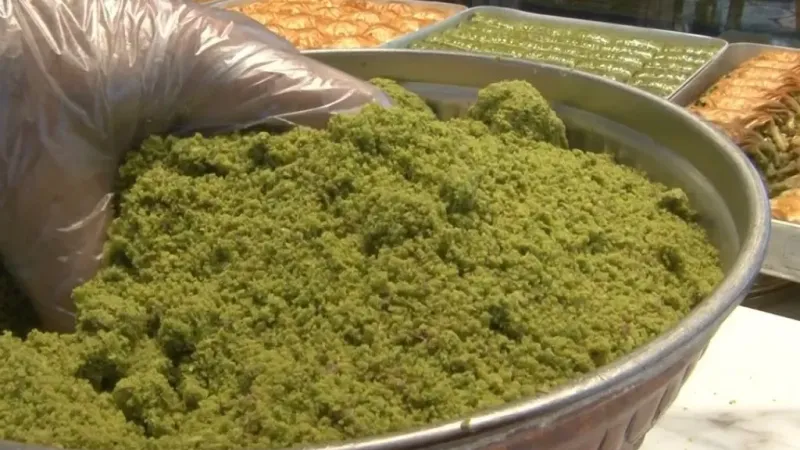 Baklava ustası uyardı, baklavayı yediğinizde eğer su içme ihtiyacı duyuyorsanız içinde glikoz vardır