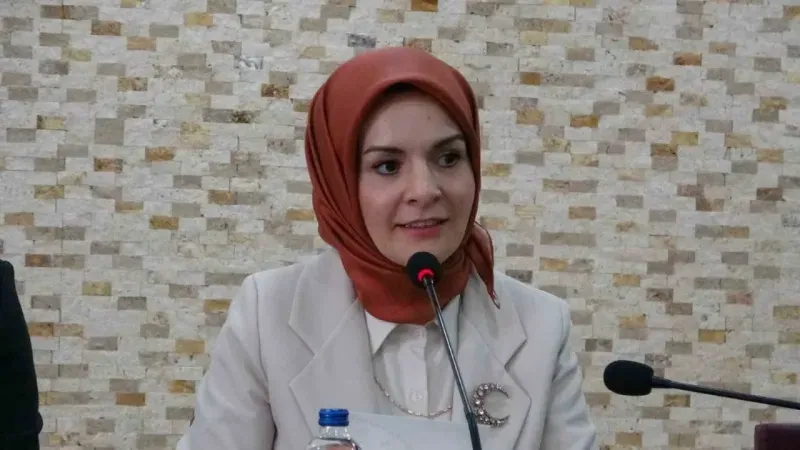 Bakan Göktaş'tan, bayramın ilk günü şehit ailesine ziyaret!