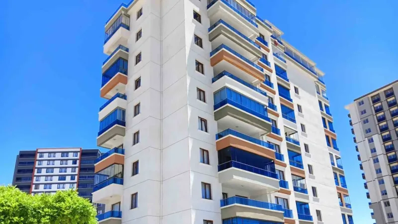 Ankara'da camı silerken 7’nci kattan düşen kadın hayatını kaybetti