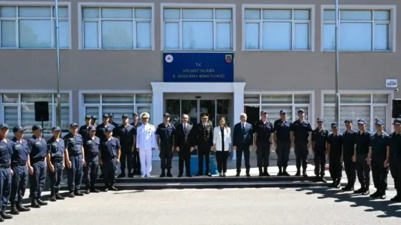 Vali Yavuz, güvenlik güçleriyle bir araya geldi bayramlarını kutladı