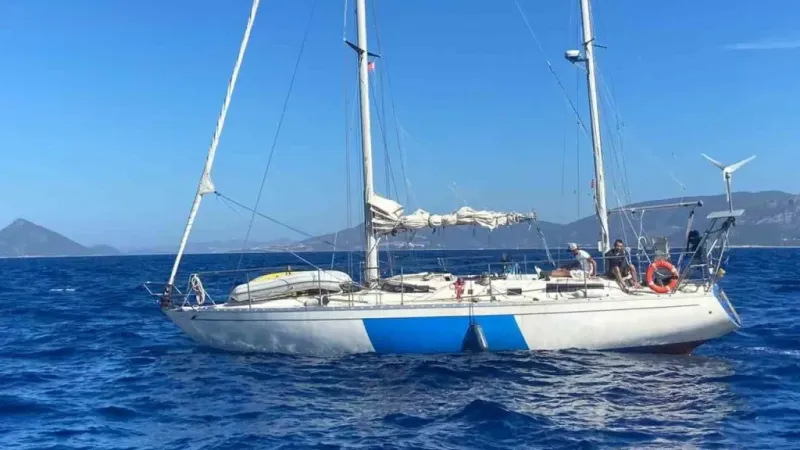 Muğla'da yelkenli teknede 52 düzensiz göçmen yakalandı
