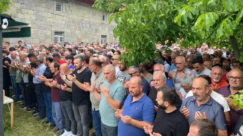 Rize’de eşi tarafından öldürüldüğü iddia edilen Aylin toprağa verildi